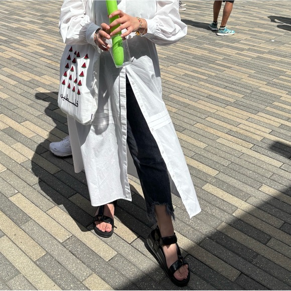 Topshop Cropped Washed Jeans - Picture 3 of 6